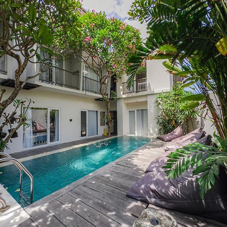 Отель Hola Seminyak Экстерьер фото