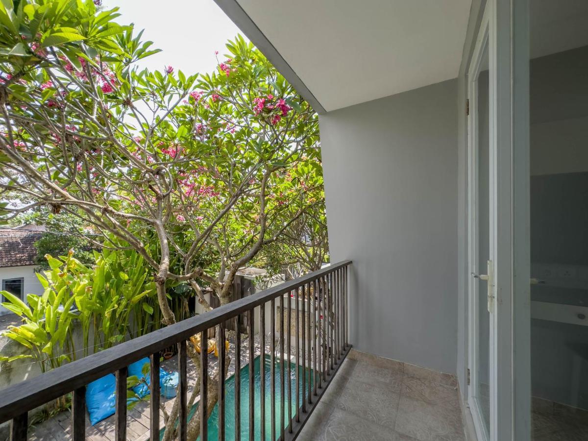 Отель Hola Seminyak Экстерьер фото