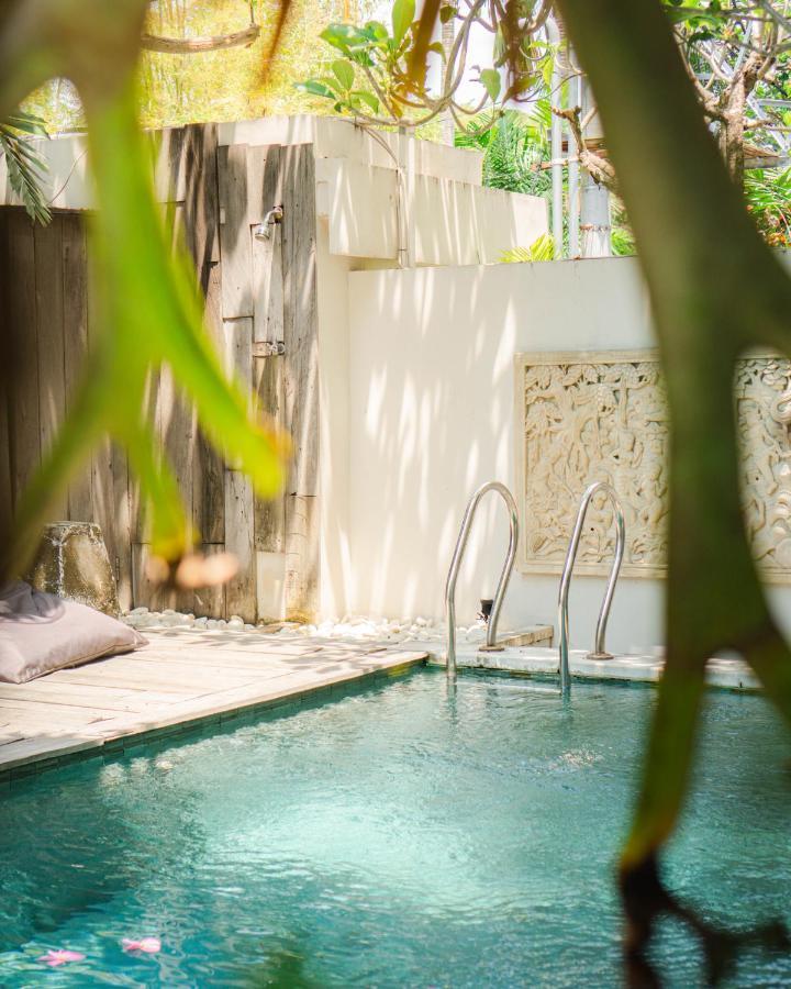 Отель Hola Seminyak Экстерьер фото