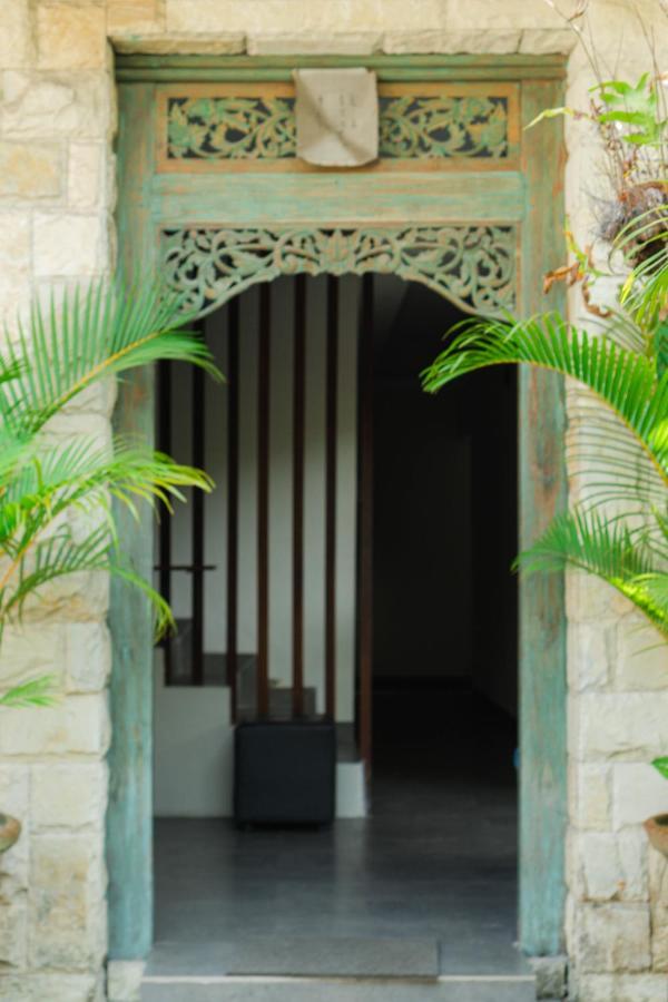 Отель Hola Seminyak Экстерьер фото