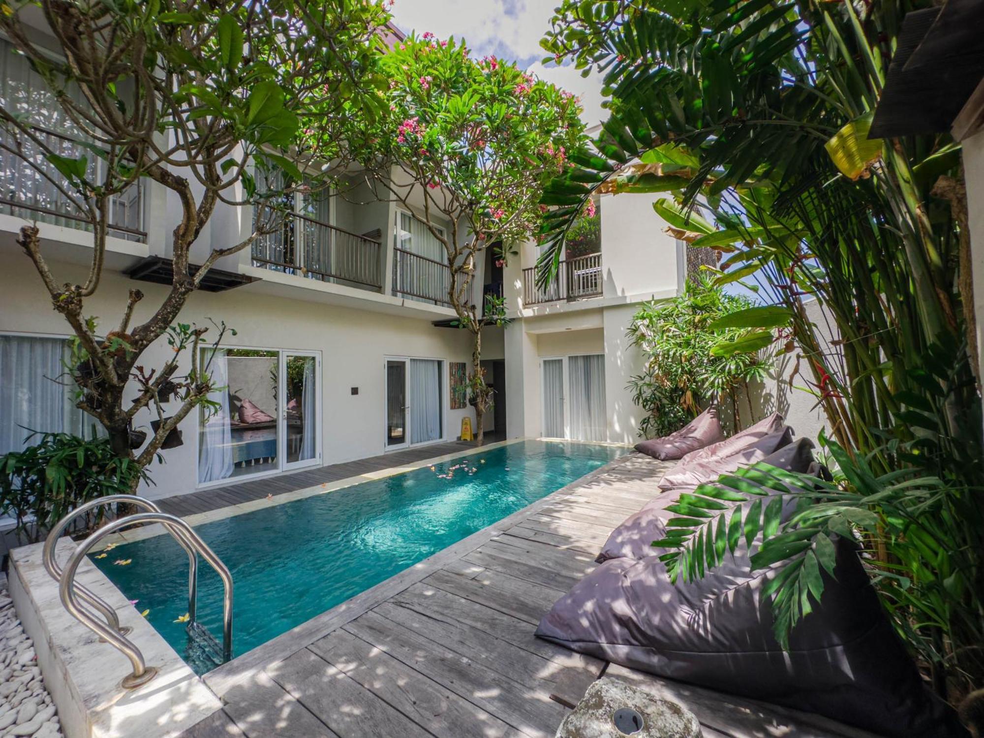 Отель Hola Seminyak Экстерьер фото
